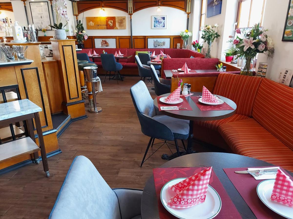 Hotel Koenig Wina Bagian luar foto