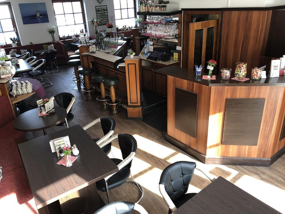 Hotel Koenig Wina Bagian luar foto