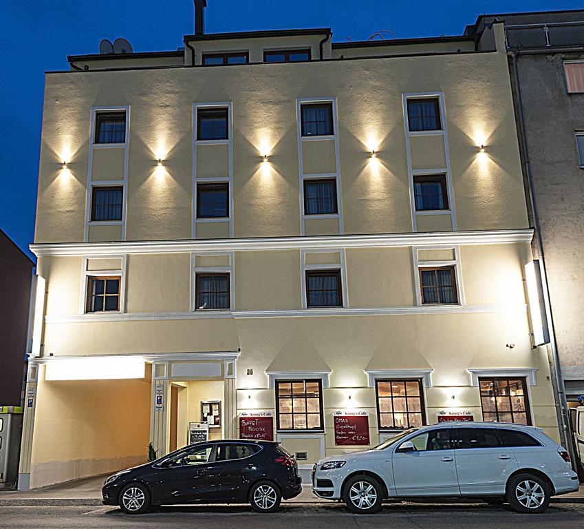 Hotel Koenig Wina Bagian luar foto