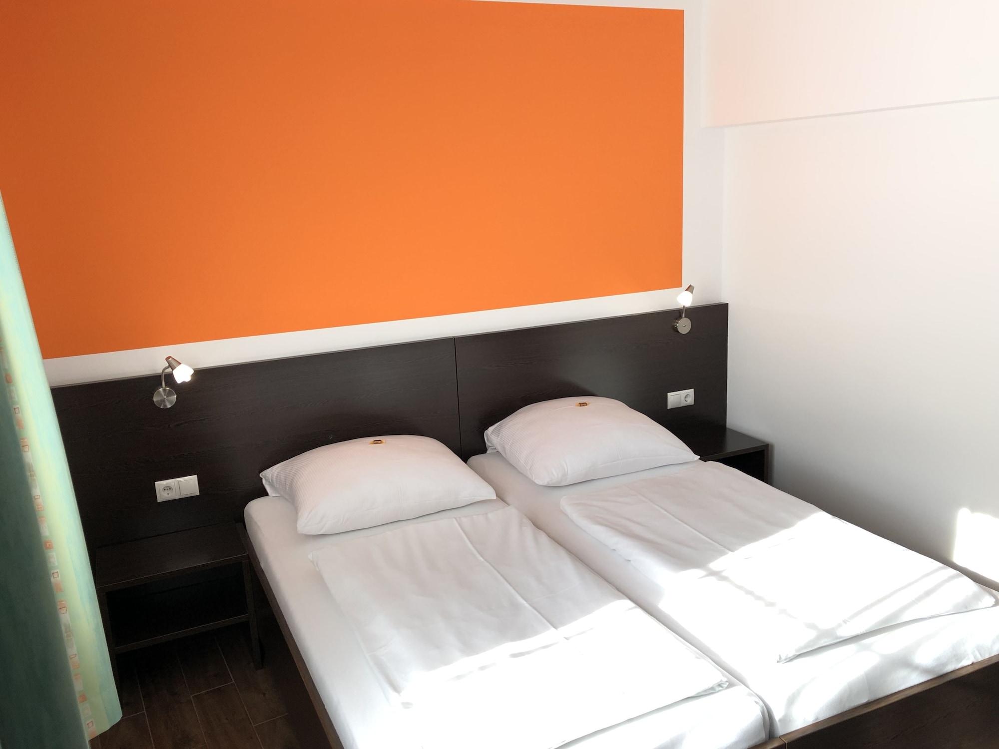 Hotel Koenig Wina Bagian luar foto