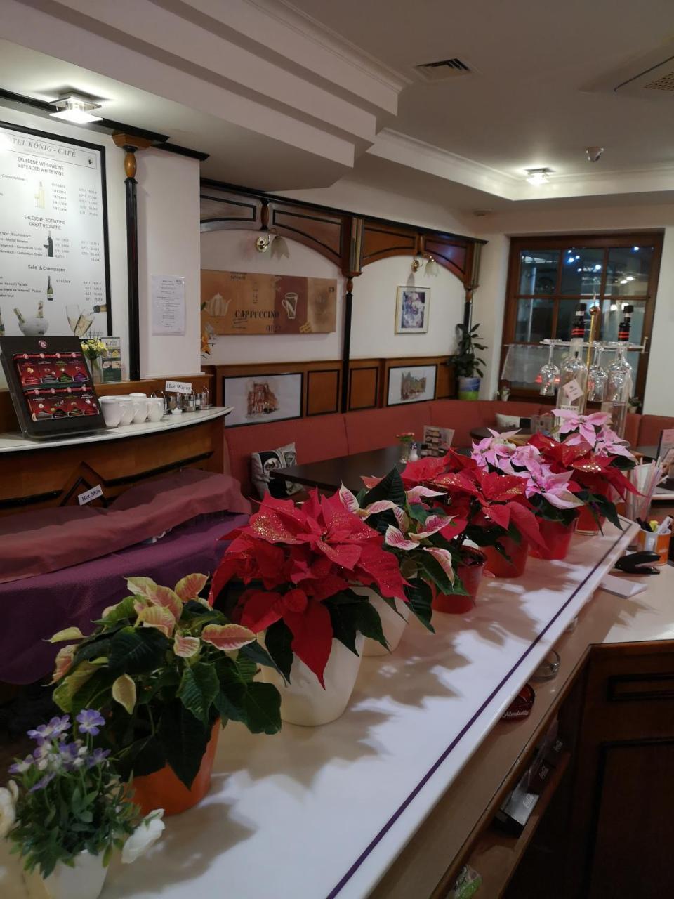Hotel Koenig Wina Bagian luar foto