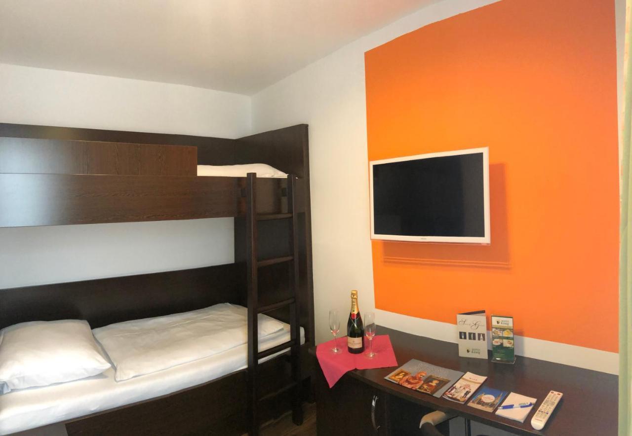 Hotel Koenig Wina Bagian luar foto