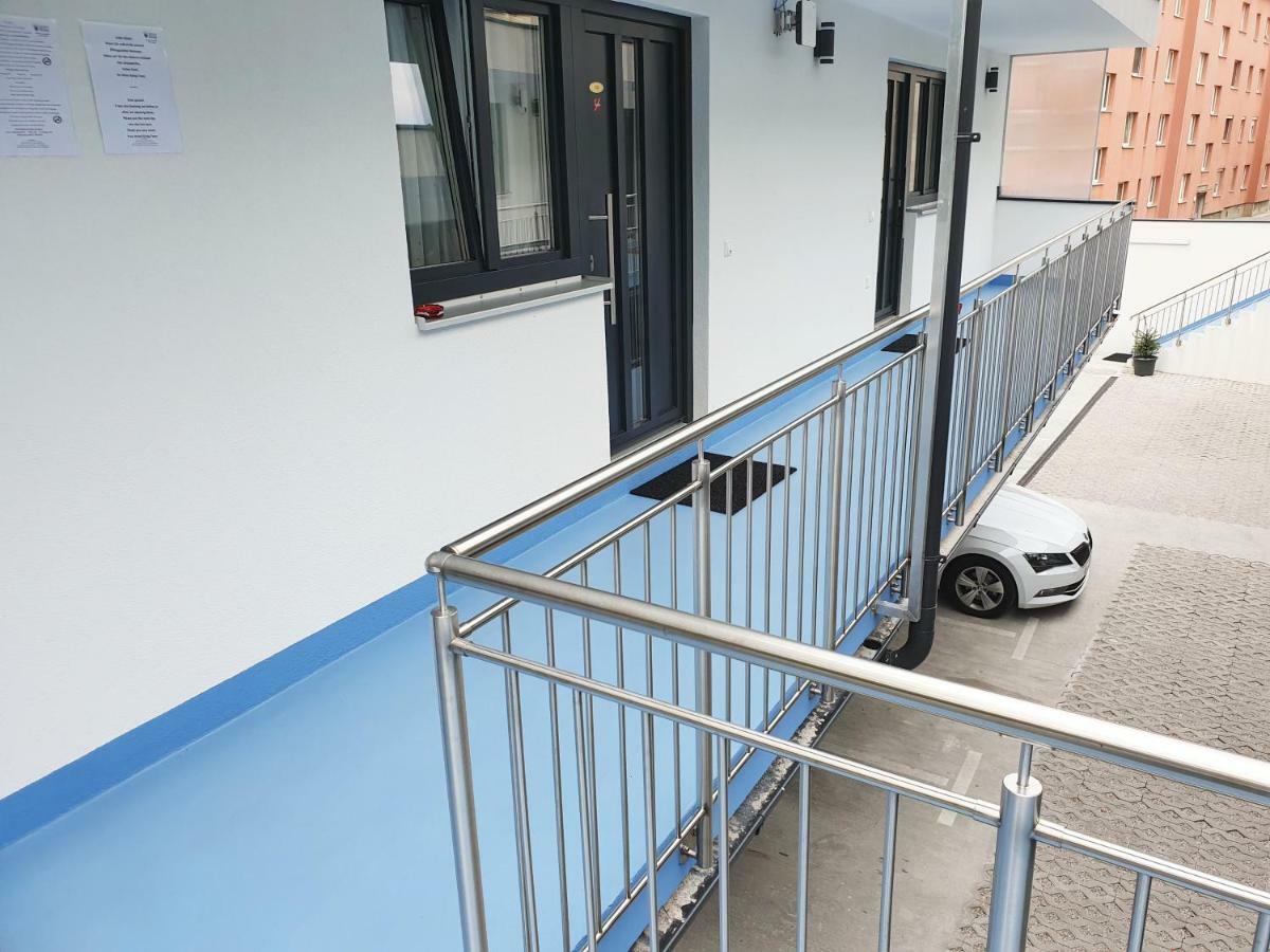 Hotel Koenig Wina Bagian luar foto